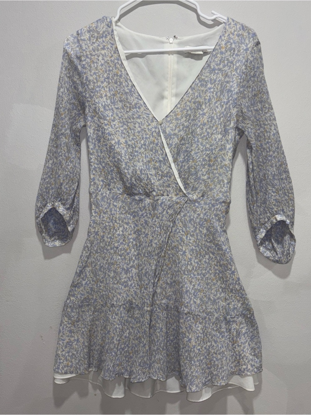 Club Monaco White Blue Floral A Line Dress 3/4 Sleeve V Neck Silk Blend Size 4
